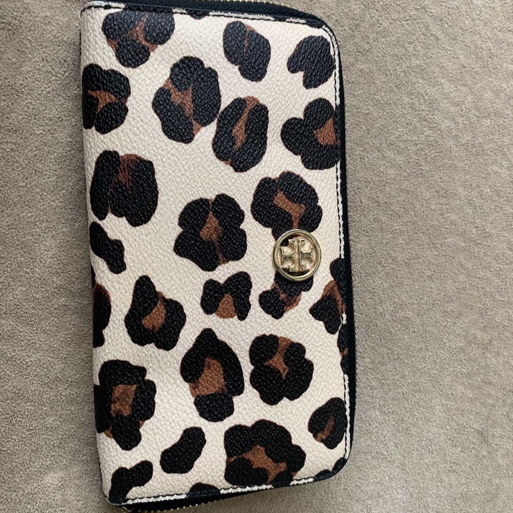 Tory Burch wallet